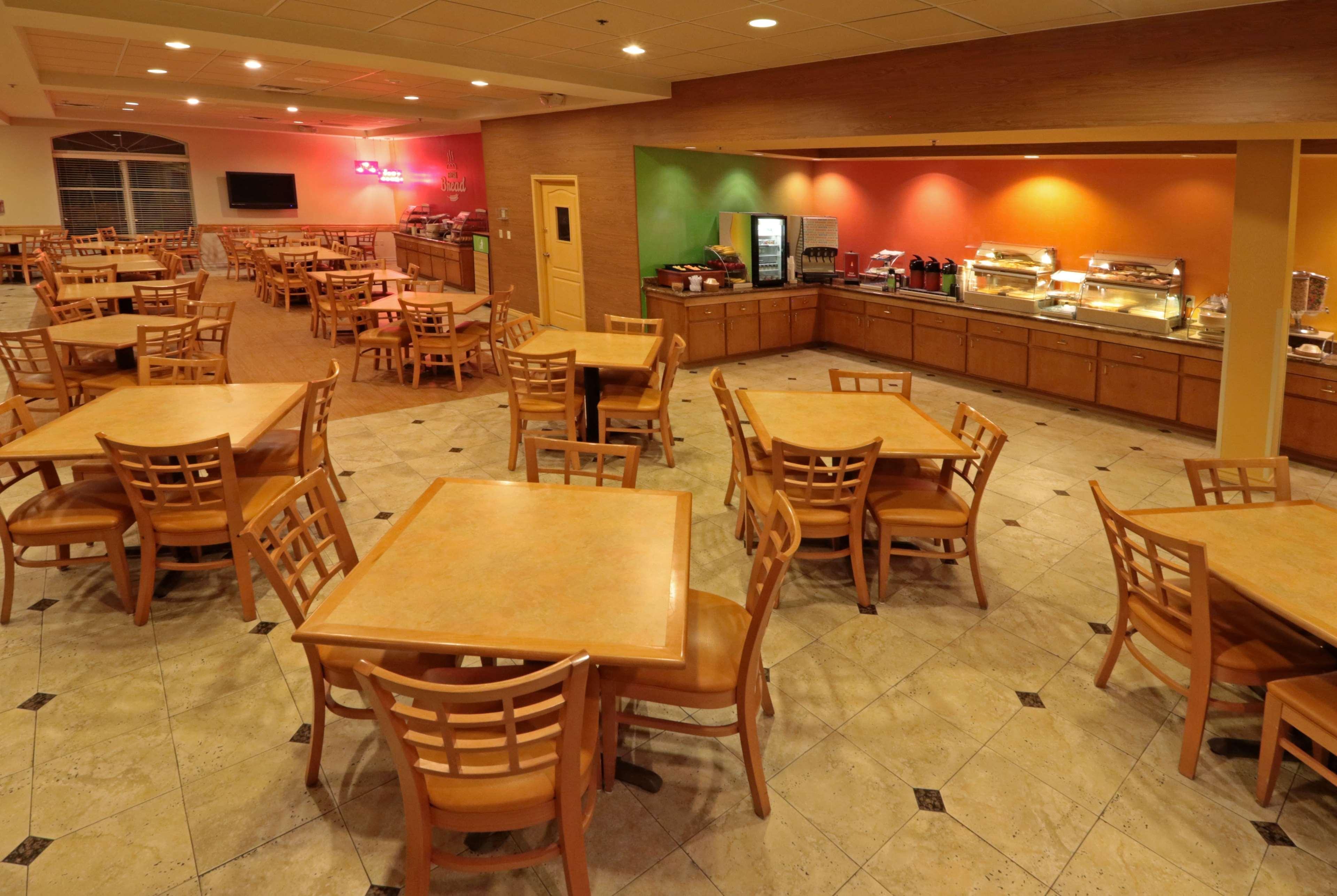 Wyndham Garden Mcallen At La Plaza Mall Exterior photo